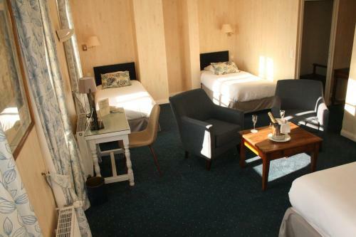 Hotel H�tel Le D'avaugour - Logis