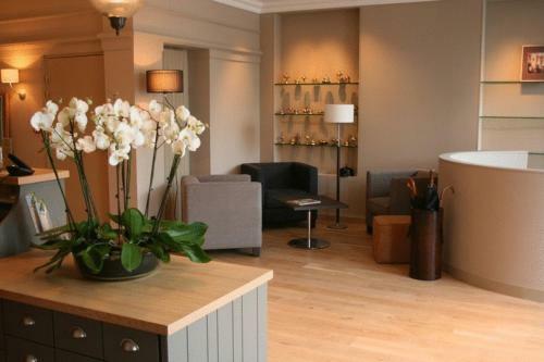 Hotel H�tel Le D'avaugour - Logis
