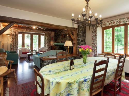 Holiday Home La Lezardiere Belvaux Rochefort
