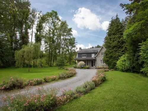 Holiday Home La Lezardiere Belvaux Rochefort