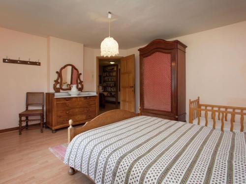 Holiday Home La Lezardiere Belvaux Rochefort
