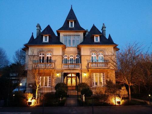 Bed & Breakfast Le Castel Guesthouse