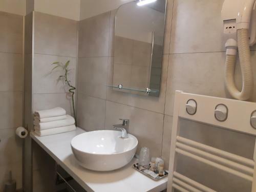 Hotel Aerotel Versailles Saint Cyr - L'�tape Du Silence
