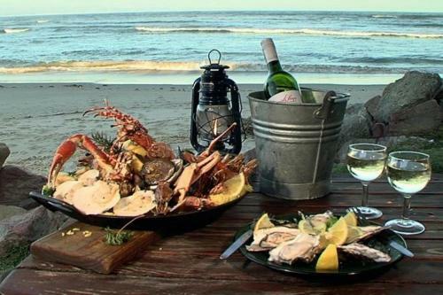 Hostal On The Beach Guesthouse & Apartments