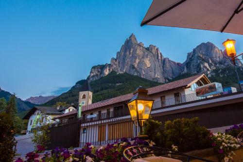 Hotel Enzian Genziana