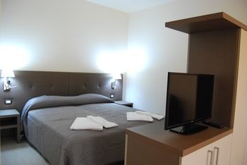 Aparthotel Residenze Al Colle Dei Pini