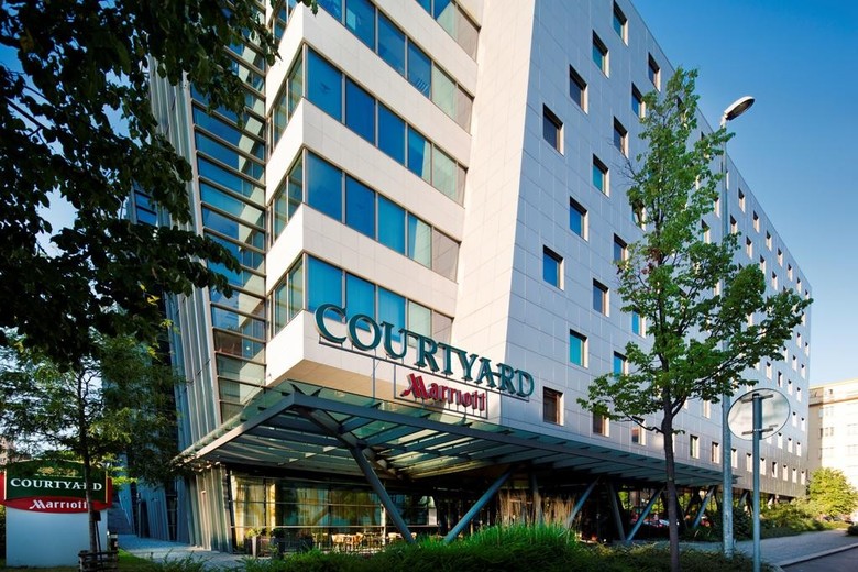 Hotel Courtyard By Marriott Prague City