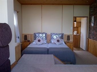 Hostal Dolphin View Guesthouse
