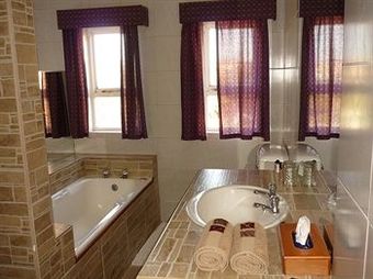 Hostal Dolphin View Guesthouse