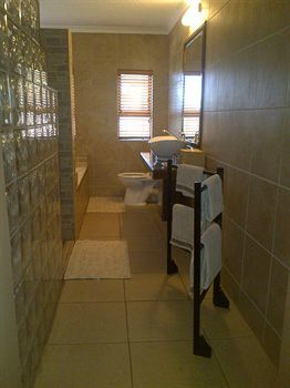 Hostal Dolphin View Guesthouse