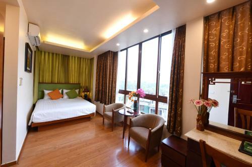 Artisan Lakeview Hotel