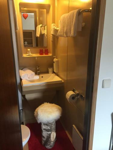 Hostal Landgasthof Lenzer
