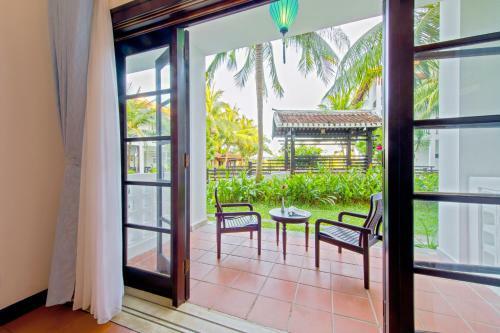 Hotel River Beach Resort & Residences