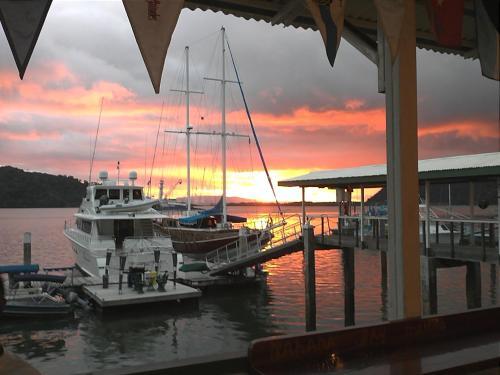 Hotel Banana Bay Marina