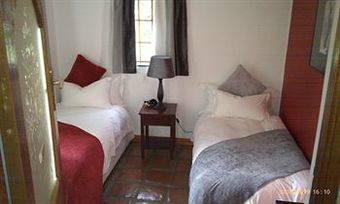 Hostal Orange-ville Guesthouse