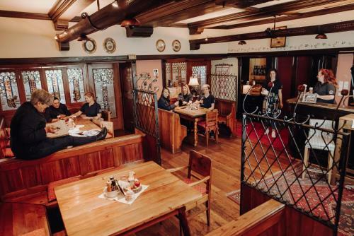 Hostal Gasthof Eberhard - Hof, Wirtshaus & Herberge