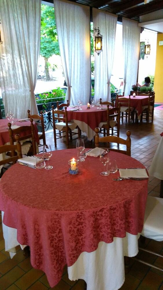 Hotel Albergo Ristorante Flora