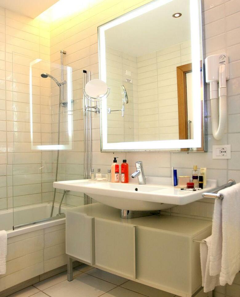 Hotel Rota Suites