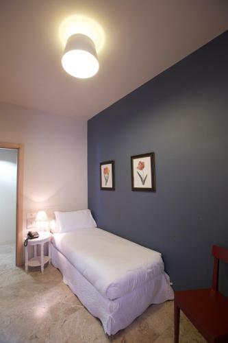 Broletto, L'hotel E La Residenza