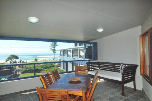 Lennox Point Holiday Apartments