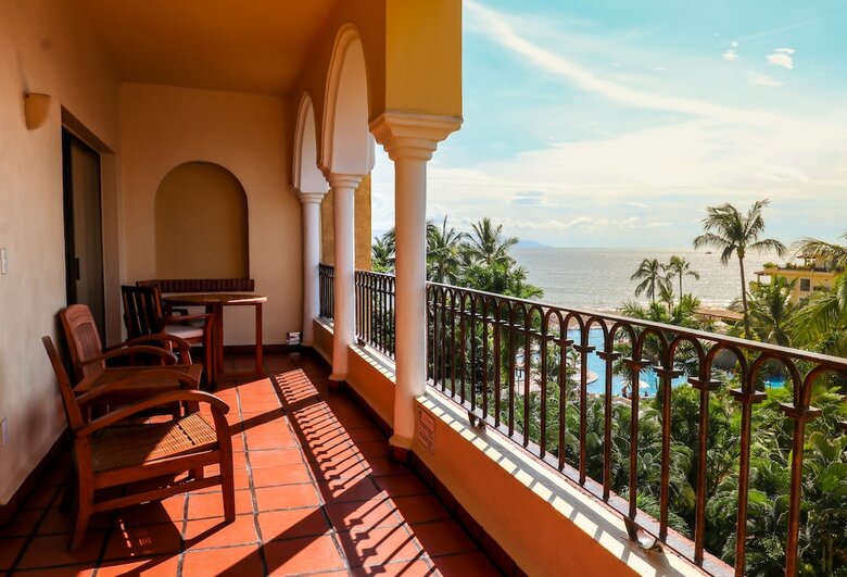 Hotel Velas Vallarta Suite Resort