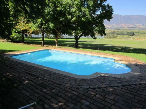 Hostal Themika Guest Farm