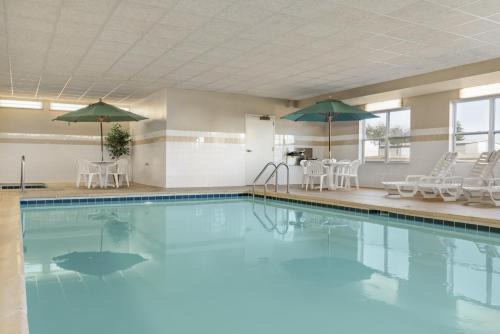 Hotel Country Inn & Suites Peoria North