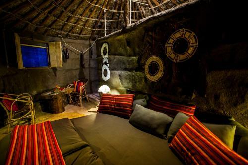 Original Maasai Lodge ? Africa Amini Life