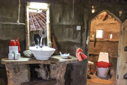 Original Maasai Lodge ? Africa Amini Life
