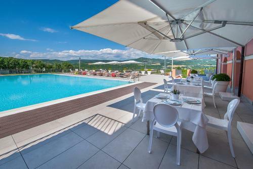 La Reggia Sporting Center Hotel