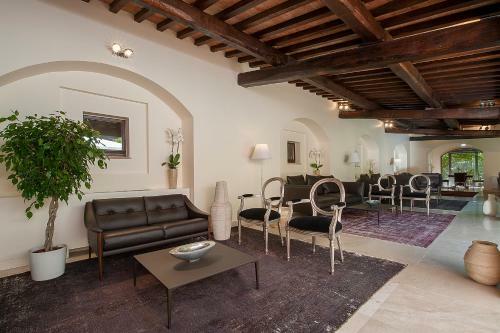 La Reggia Sporting Center Hotel