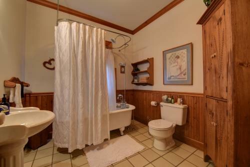 A Chateau On The Bayou Bed & Breakfast