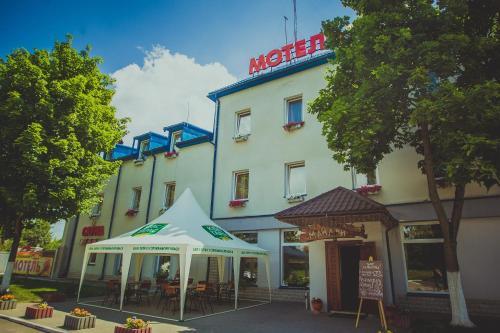 Motel Formula 1