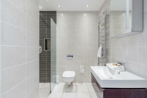 Room Space Service Apartments ? New Manor House