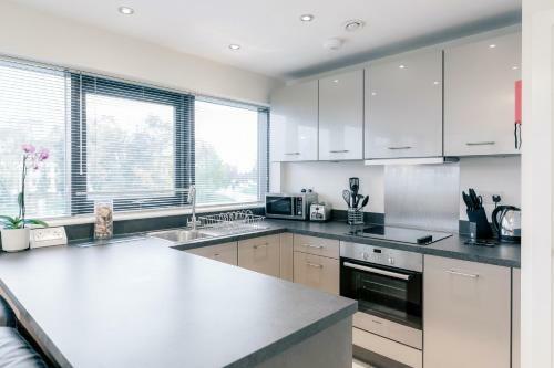 Room Space Service Apartments ? New Manor House