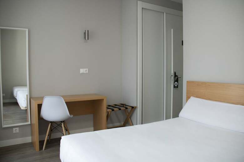 Hostal Alda Albor�n Rooms