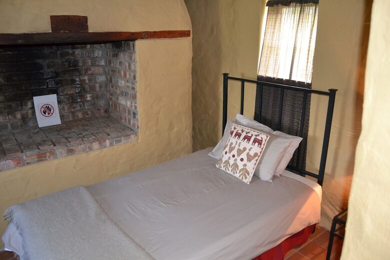 Bed & Breakfast Over The Mountain Guest Farm