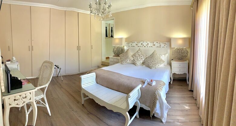 Hostal La Barune Guest House