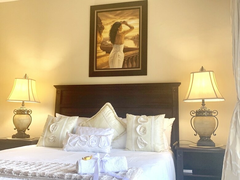 Hostal La Barune Guest House