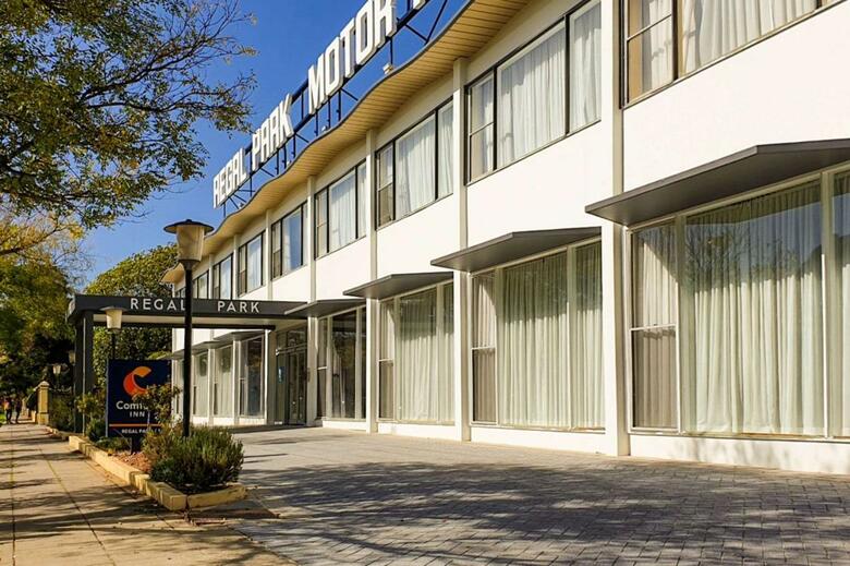 Hotel Regal Park Motor Inn