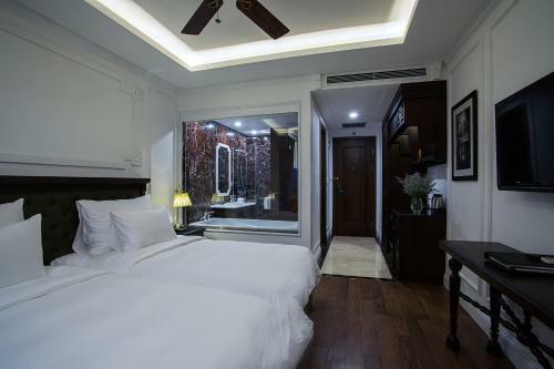 New Era Hotel