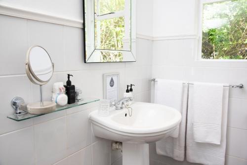 River Manor Boutique Hotel And Spa