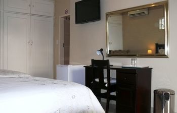 Hostal Augustavilla St.pio's Guest House