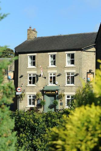 Hotel Queens Arms Country Inn