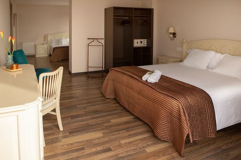Hotel Roger De Flor Seleqtta