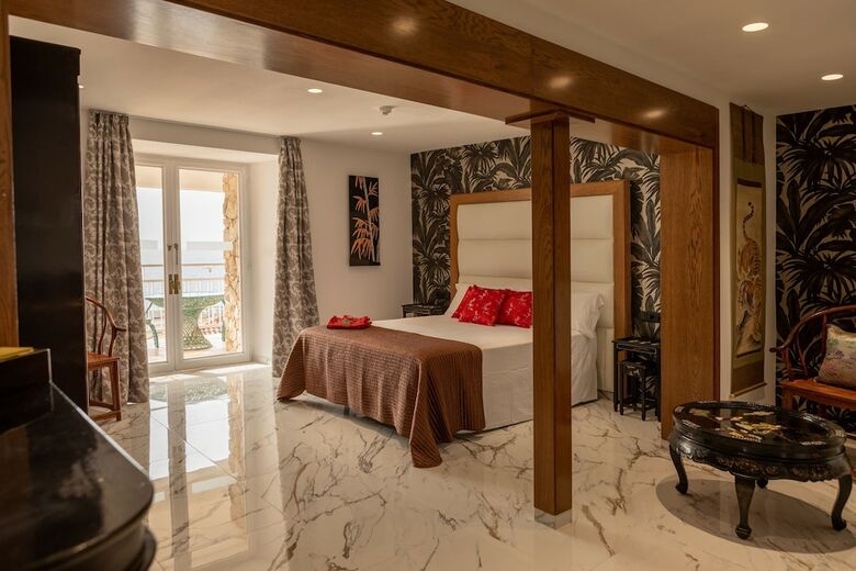 Hotel Roger De Flor Seleqtta