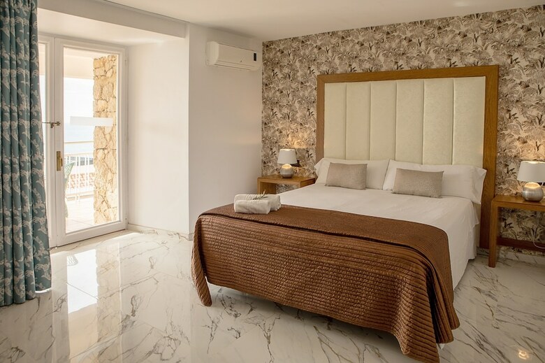 Hotel Roger De Flor Seleqtta