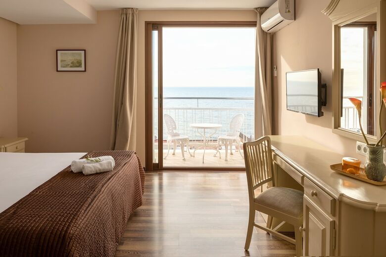 Hotel Roger De Flor Seleqtta