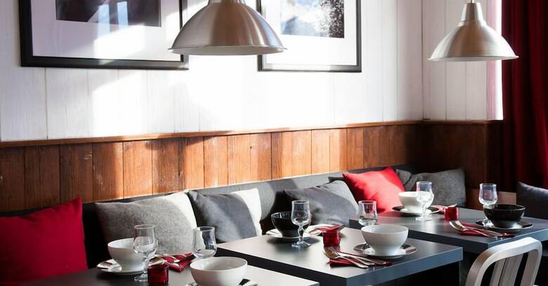Hotel La Chaumi�re Mountain Lodge