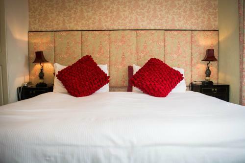 Beachlands Hotel